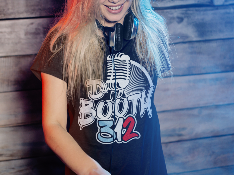 t-shirt-mockup-featuring-a-female-dj-playing-music-on-a-turntable-m3868-r-el2
